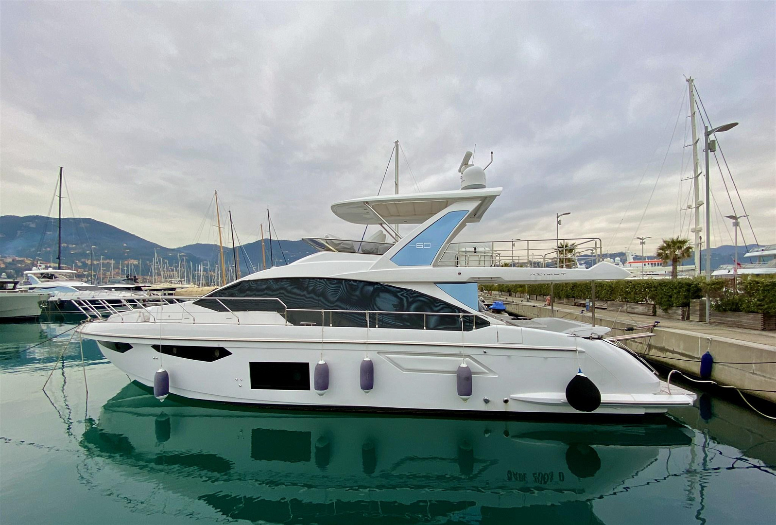 Azimut 60 fly