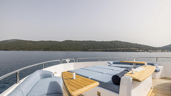 Яхта Sunseeker 90 Ocean 2023 12