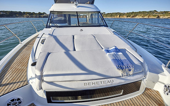 Яхта Beneteau Antares 12  5