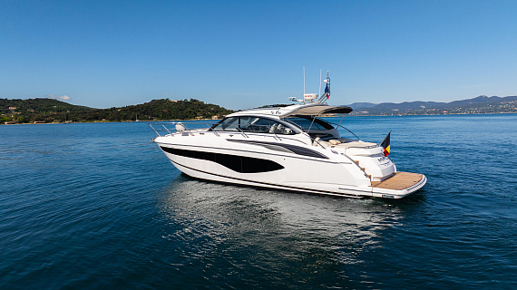 Яхта Princess V50 Open 2018 4