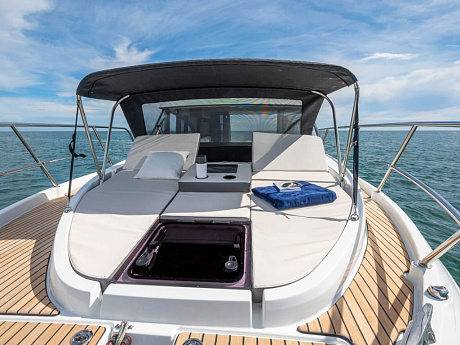 Яхта Beneteau Antares 11  9