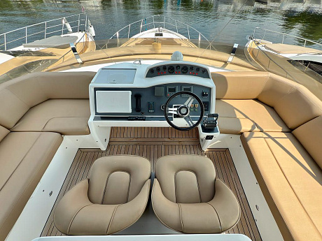 Яхта Princess 62 2008 13