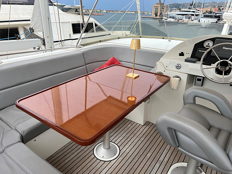 Яхта Beneteau Swift Trawler 52 2012 8