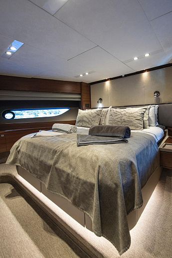 Яхта Princess 88 2014 13