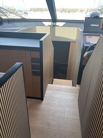 Яхта Ferretti 720 2021 6