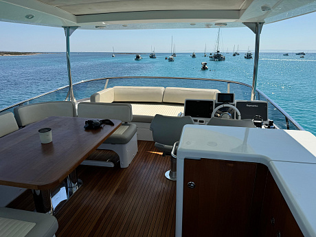 Яхта Azimut Magellano 66 2017 11