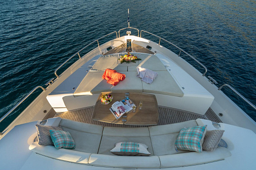 Яхта Sunseeker 80 Yacht 2011 1