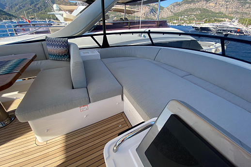 Яхта Azimut Magellano 66 2025 10