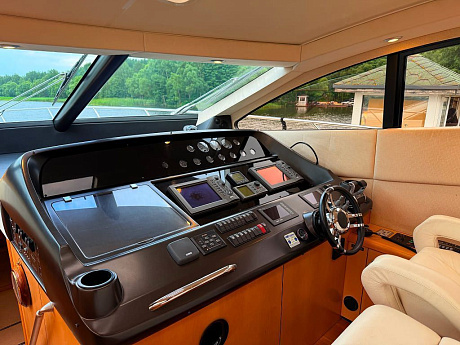 Яхта Sunseeker Predator 62 2008 2