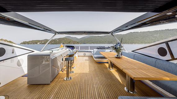 Яхта Sunseeker 90 Ocean 2023 14