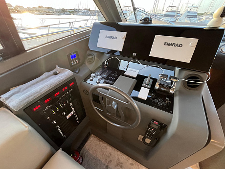 Яхта Ferretti 550 2017 14