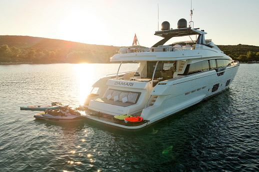 Яхта Ferretti DAMARI 2019 2