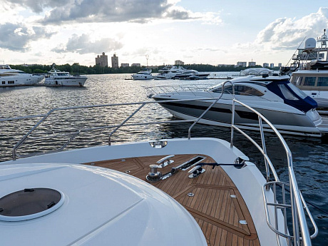Яхта Princess 67 2008 27
