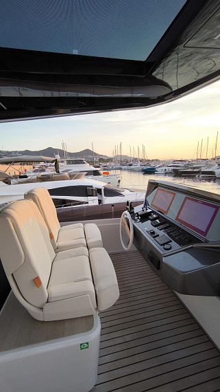 Яхта Ferretti 780 2023 13