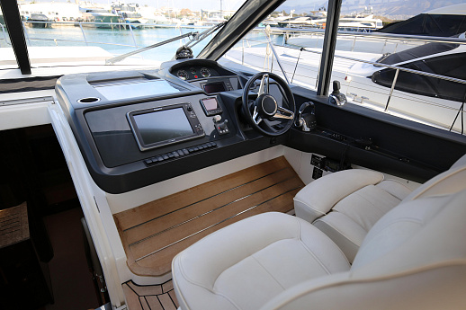 Яхта Princess V48 2016 3