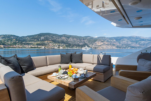Яхта Sunseeker 115 Sport 2013 7
