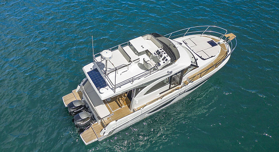 Яхта Beneteau Antares 11 FLY  1