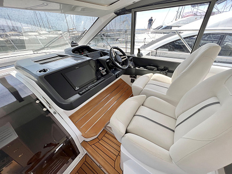 Яхта Princess V50 Open 2021 12