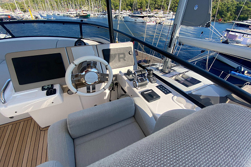 Яхта Azimut Magellano 66 2025 9