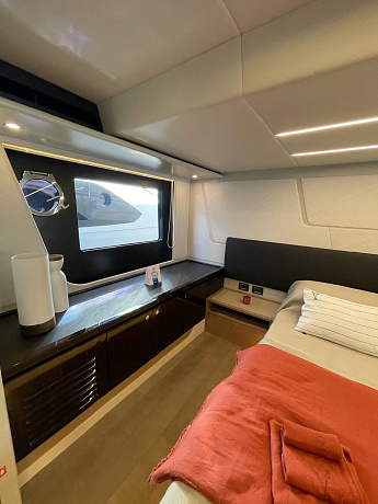 Яхта Absolute 62 Fly 2019 13