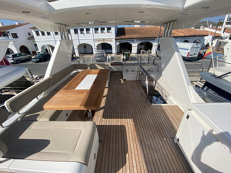 Яхта Fairline Squadron 65 2017 3