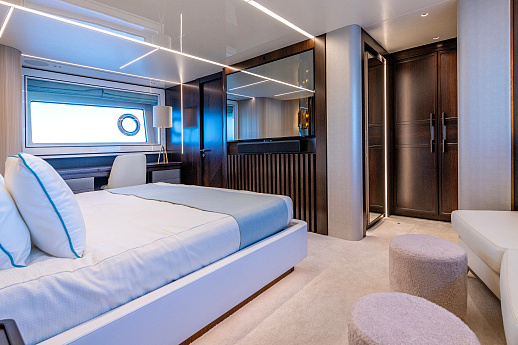 Яхта Sunseeker 90 Ocean 2021 12