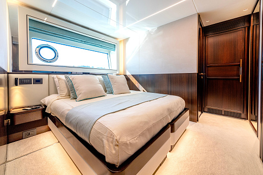 Яхта Sunseeker 90 Ocean 2021 14