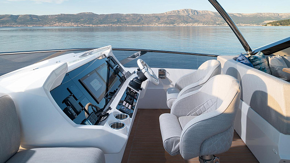 Яхта Sunseeker 88 2024 14
