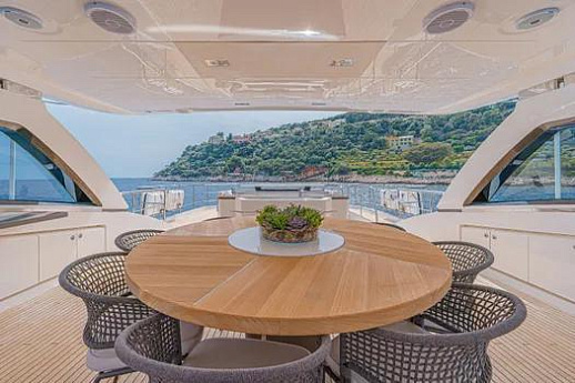 Яхта Princess 35M 2018 11