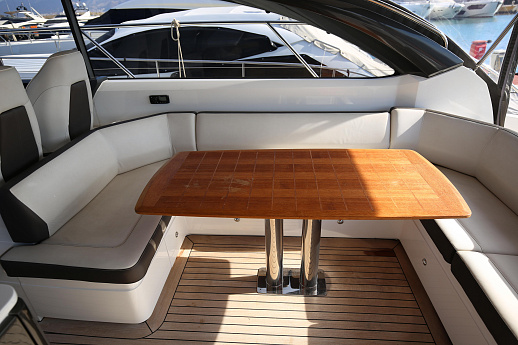Яхта Princess V48 2016 11