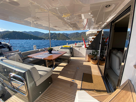 Яхта Azimut Magellano 66 2025 3