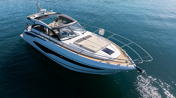 Яхта Princess V50 Open 2018 3