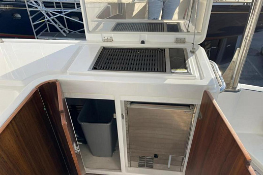 Яхта Azimut Magellano 66 2019 11
