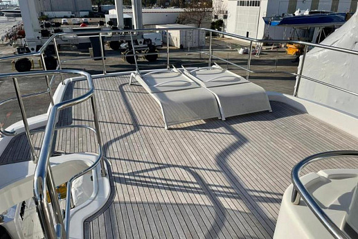 Яхта Azimut Magellano 66 2019 10