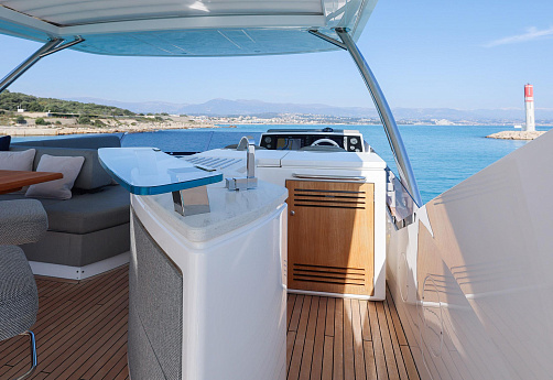 Яхта Sunseeker 76 2020 10