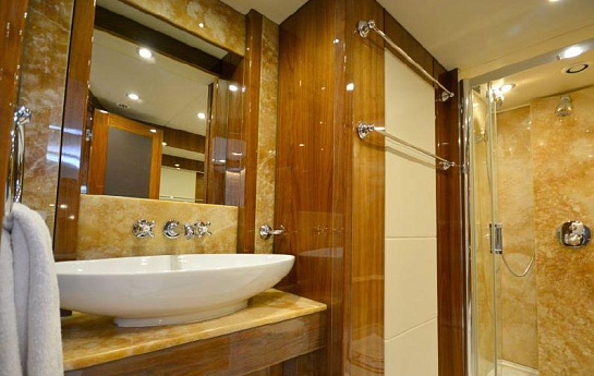 Яхта Sunseeker 30M 2010 9