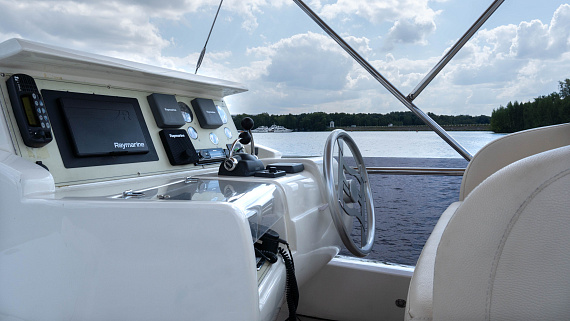 FERRETTI 460