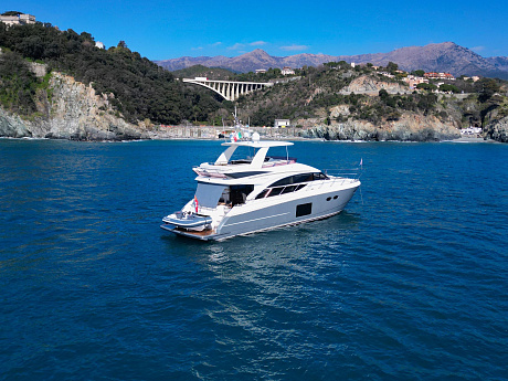 Яхта Princess Flybridge 56 2015 10