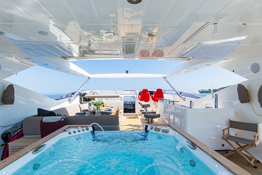 Яхта Sunseeker 115 Sport 2013 4