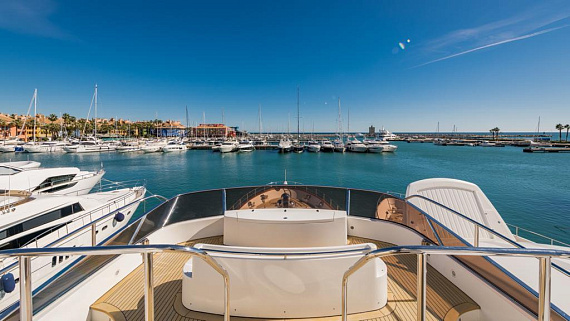 Яхта Benetti Tradition 100 2010 2