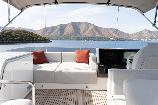 Яхта Azimut S8 2024 11