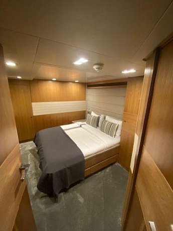 Яхта Ferretti Custom Line 100 2011 11