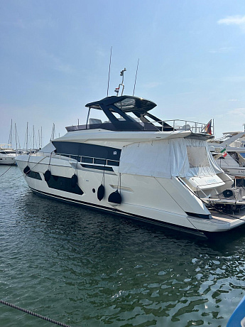 Яхта Ferretti 670 2021 1