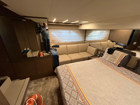 Яхта Ferretti 550 2017 11