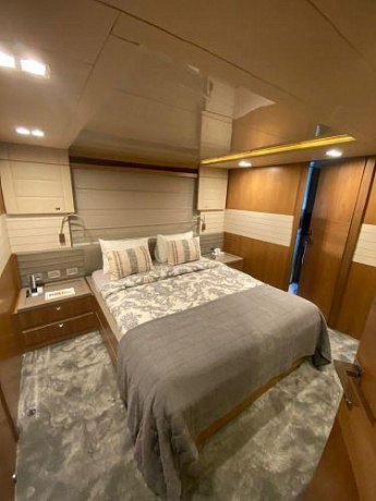 Яхта Ferretti Custom Line 100 2011 9