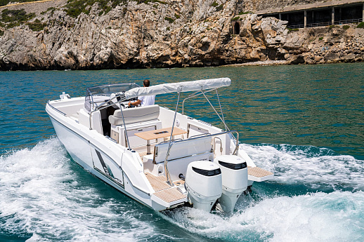Яхта Beneteau Flyer 9 SPACEdeck  1