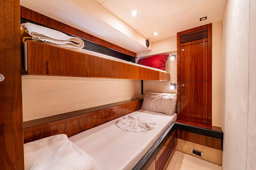 Яхта Fairline Squadron 70 2010 10