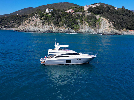 Яхта Princess Flybridge 56 2015 2