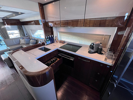 Яхта Fairline Squadron 65 2017 13