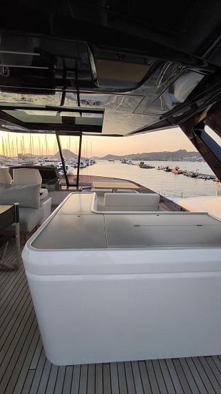 Яхта Ferretti 780 2023 10